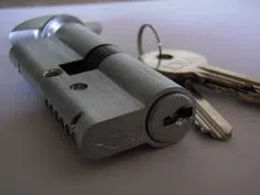 East Meadow NY Locksmith Store East Meadow, NY 516-252-1274 - broken-key-extraction